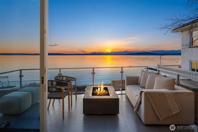 Property photo for 4717 Beach Drive Sw, Seattle