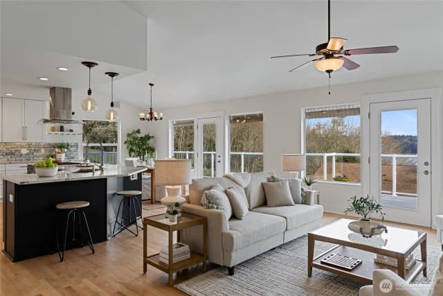 Property photo for 12421 6th Avenue Nw, Gig Harbor photo 5