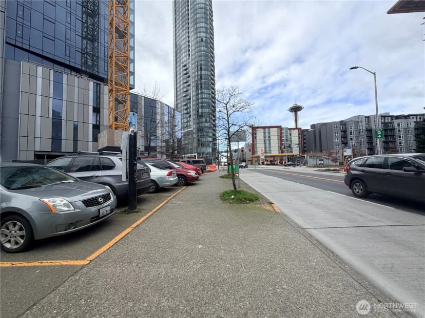 Property photo for 2404 7th Avenue, Seattle photo 2