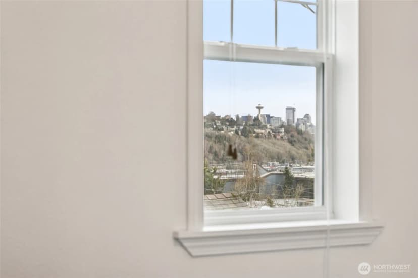 Property photo for 2418 W Boston, Seattle photo 16