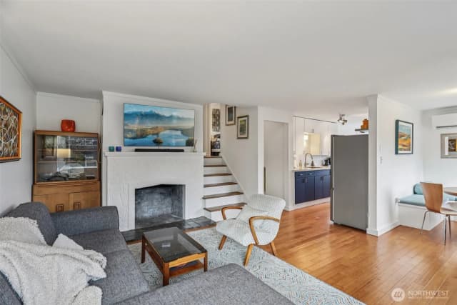Property photo for 2418 W Boston, Seattle photo 4
