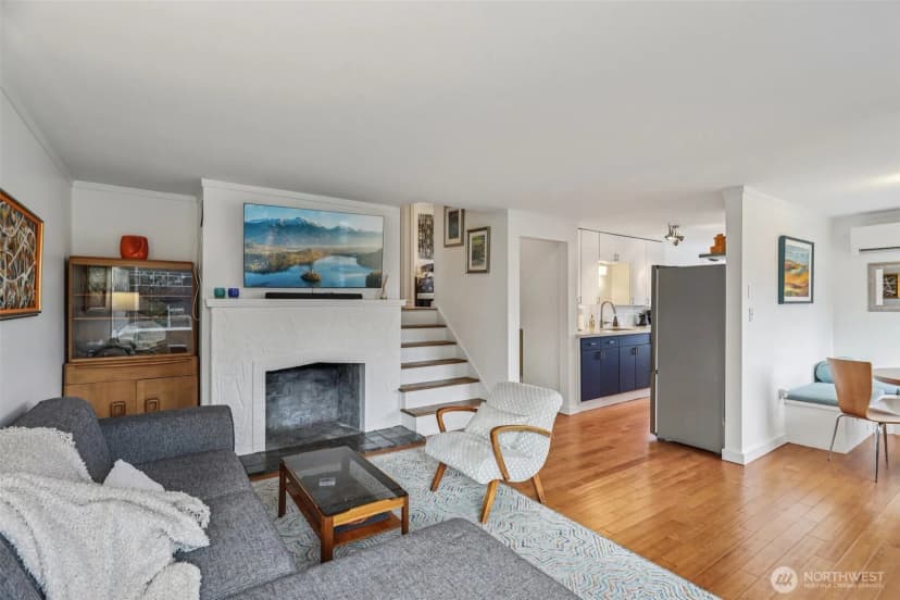Property photo for 2418 W Boston, Seattle photo 4