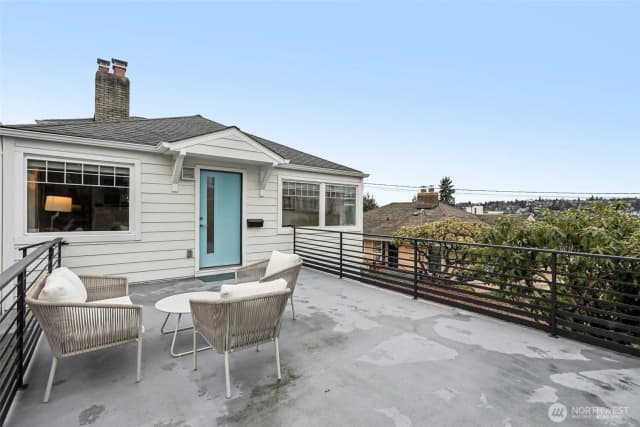 Property photo for 2418 W Boston, Seattle photo 2