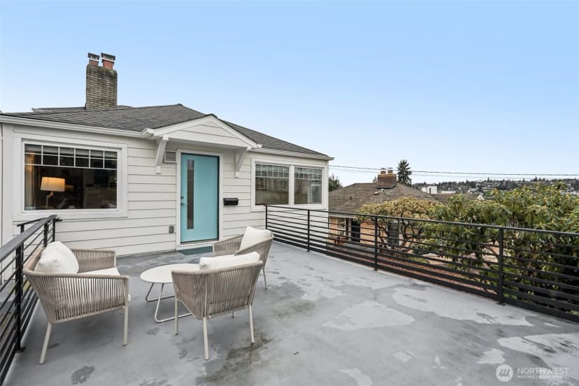 Property photo for 2418 W Boston, Seattle photo 2
