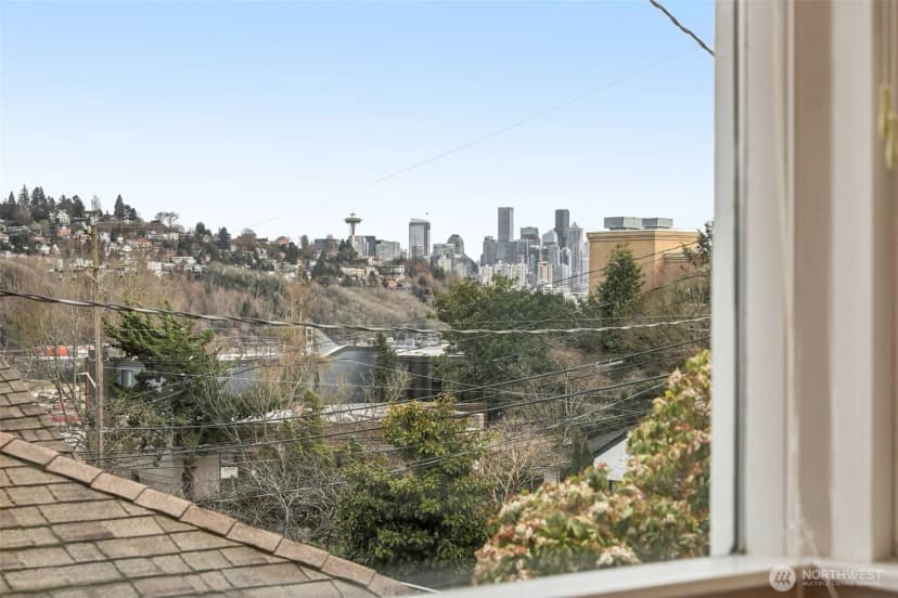 Property photo for 2418 W Boston, Seattle photo 10