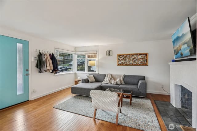 Property photo for 2418 W Boston, Seattle photo 5
