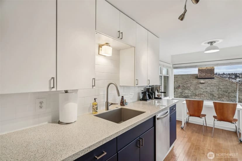 Property photo for 2418 W Boston, Seattle photo 8