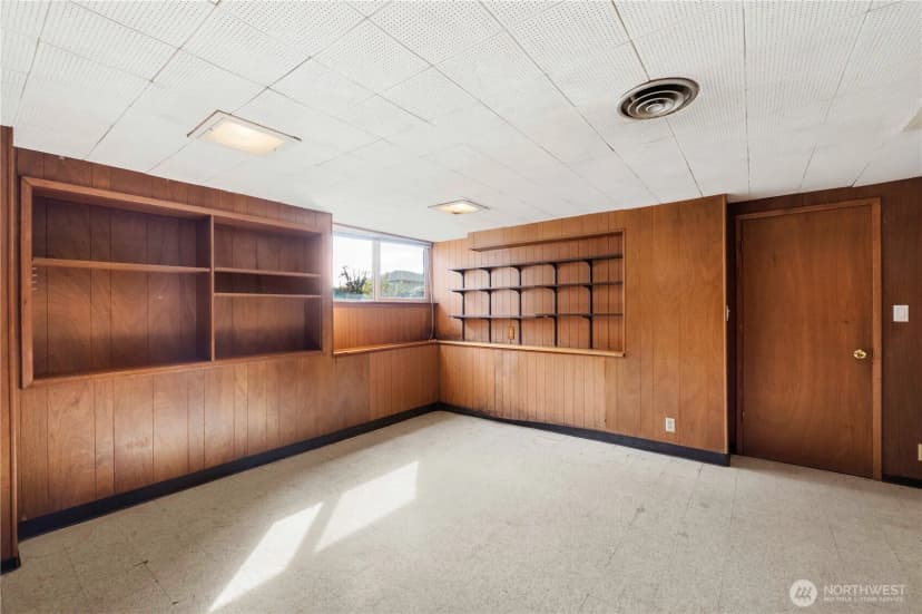 Property photo for 10702 39th Avenue Sw, Seattle photo 24