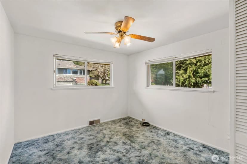 Property photo for 10702 39th Avenue Sw, Seattle photo 16