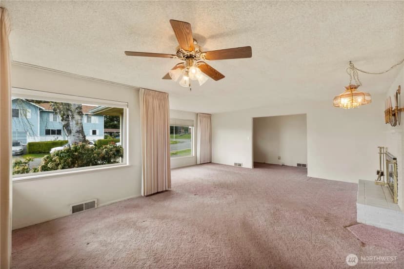 Property photo for 10702 39th Avenue Sw, Seattle photo 10