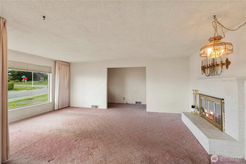 Property photo for 10702 39th Avenue Sw, Seattle photo 7