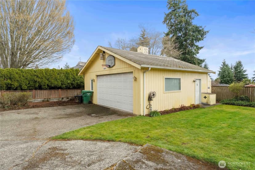 Property photo for 10702 39th Avenue Sw, Seattle photo 32
