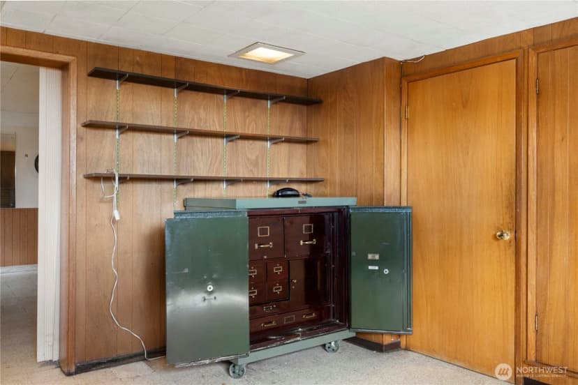 Property photo for 10702 39th Avenue Sw, Seattle photo 25