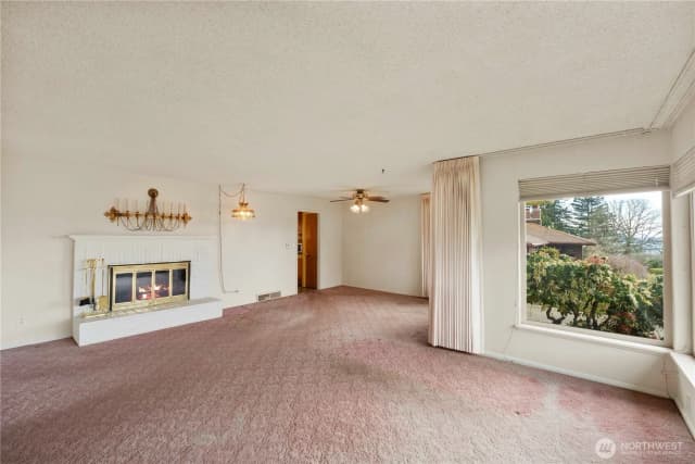 Property photo for 10702 39th Avenue Sw, Seattle photo 5