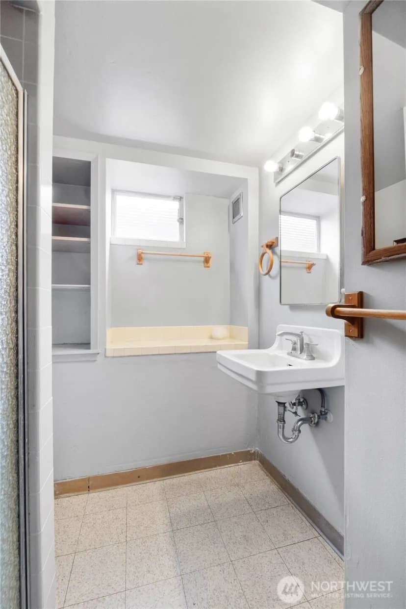 Property photo for 10702 39th Avenue Sw, Seattle photo 28