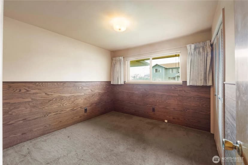 Property photo for 10702 39th Avenue Sw, Seattle photo 14