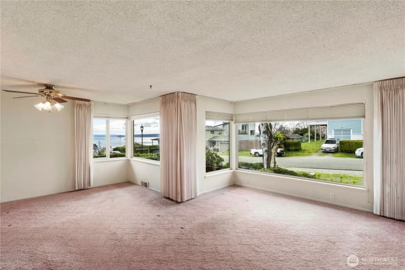 Property photo for 10702 39th Avenue Sw, Seattle photo 6
