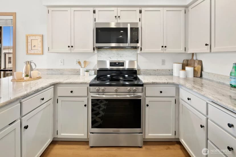 Property photo for 556 Holly Drive, Edmonds photo 13