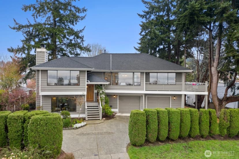 Property photo for 556 Holly Drive, Edmonds photo 2