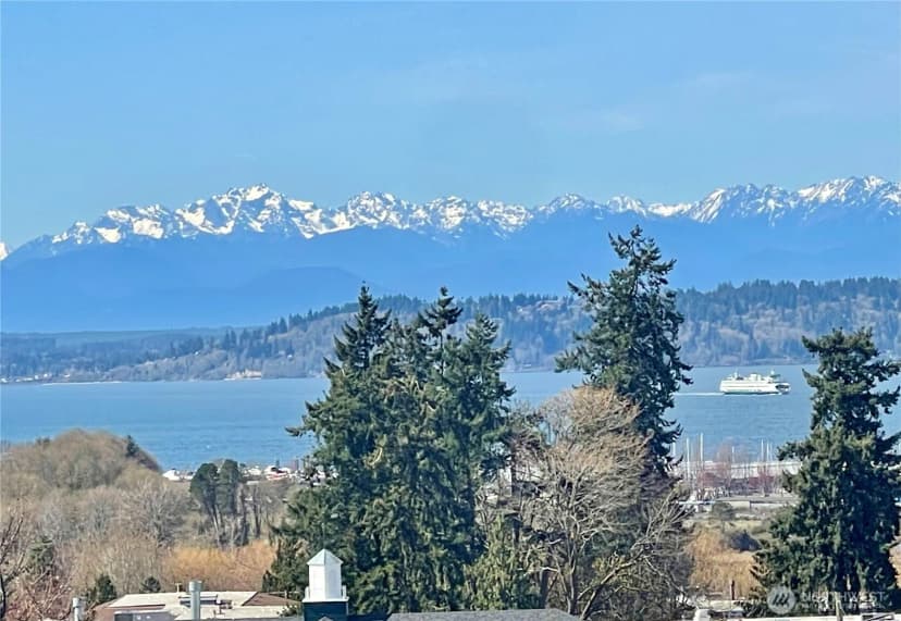 Property photo for 556 Holly Drive, Edmonds