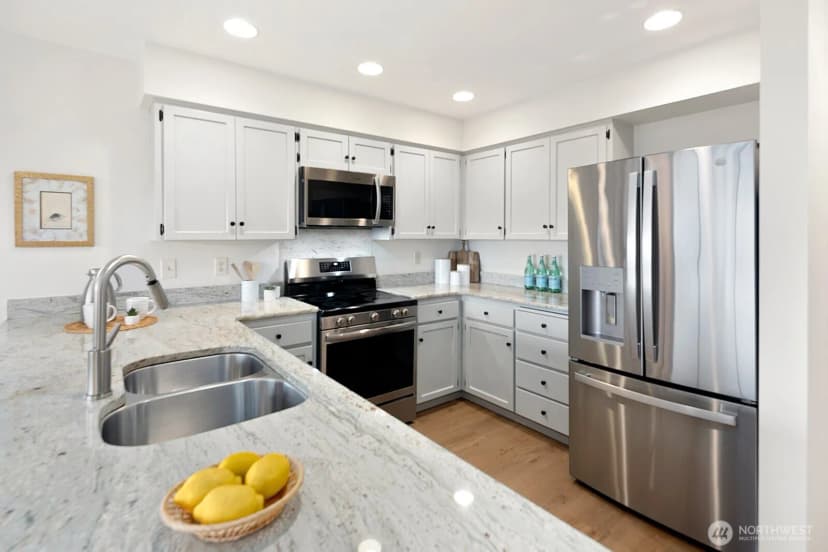 Property photo for 556 Holly Drive, Edmonds photo 12