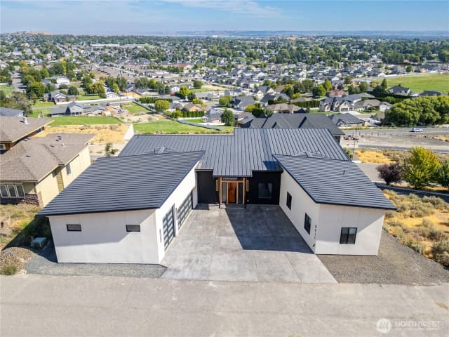 Property photo for 5411 Hershey Lane, West Richland photo 2
