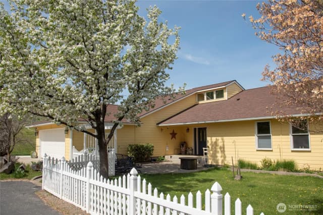 Property photo for 1677 Dodge Road, Ellensburg photo 4