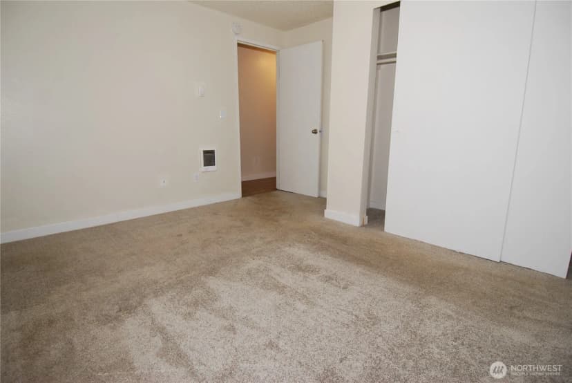 Property photo for 34019 1st Circle S, Federal Way photo 15