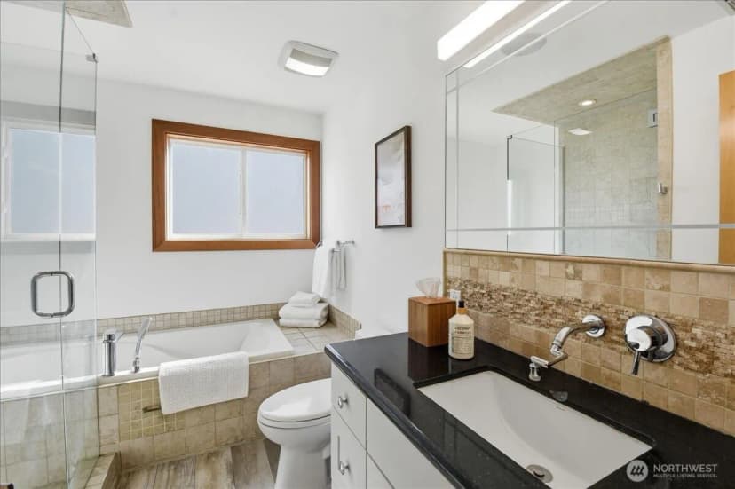 Property photo for 612 View Place, Edmonds photo 10