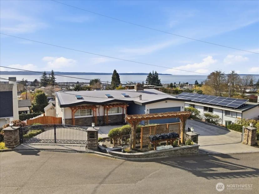 Property photo for 612 View Place, Edmonds photo 37