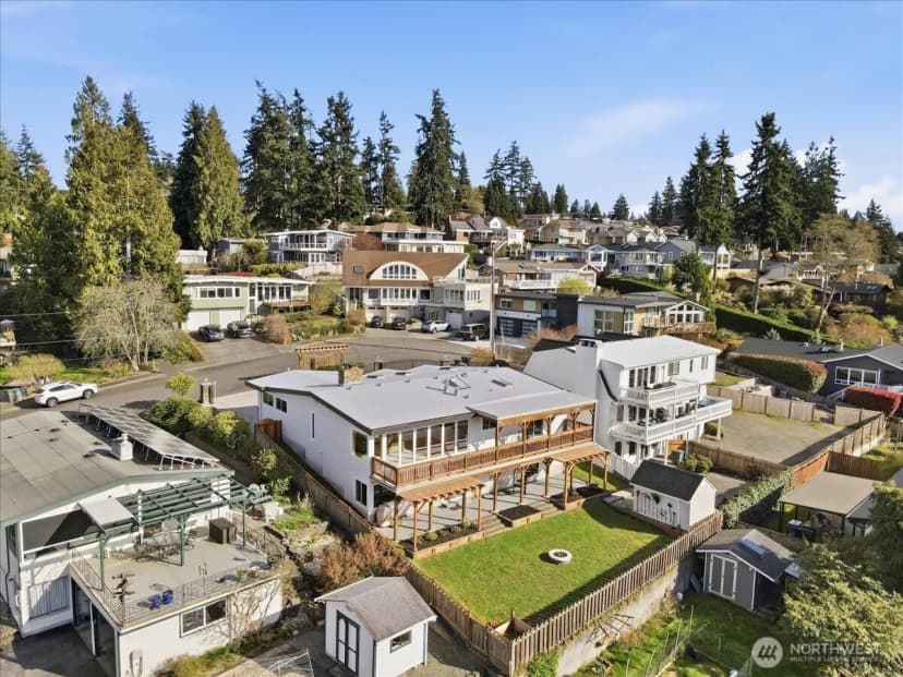 Property photo for 612 View Place, Edmonds photo 36