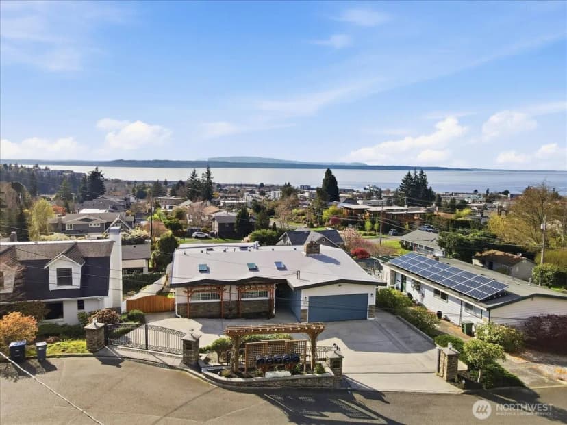 Property photo for 612 View Place, Edmonds photo 34