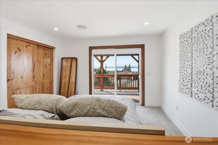 Property photo for 612 View Place, Edmonds photo 15