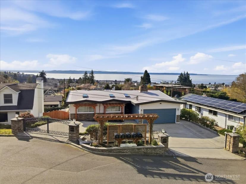 Property photo for 612 View Place, Edmonds photo 33