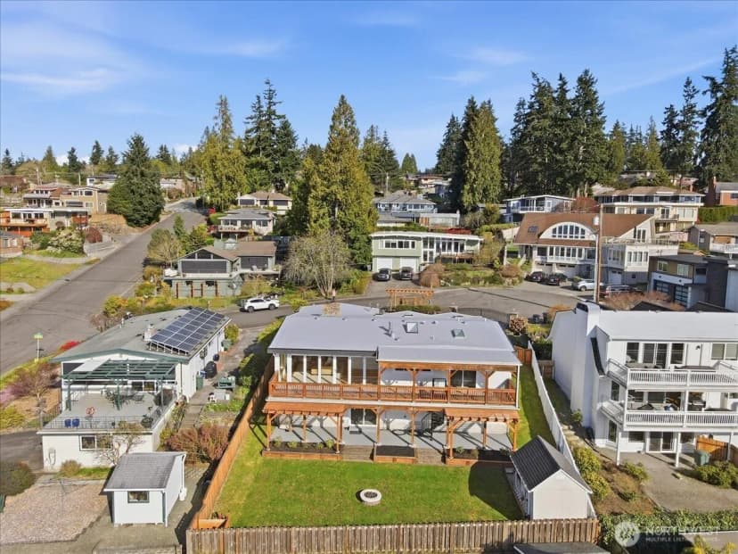 Property photo for 612 View Place, Edmonds photo 35