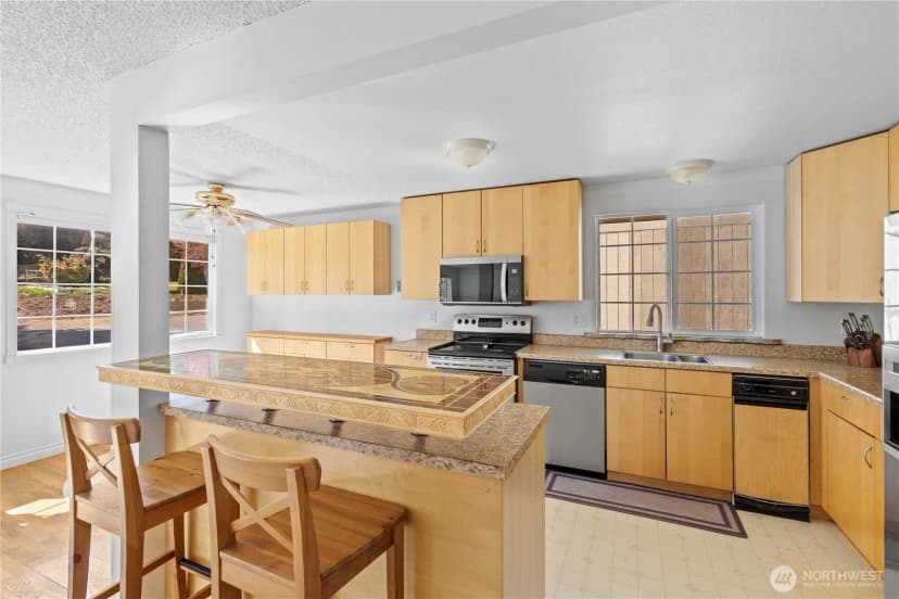 Property photo for 2138 Sw 305th Street, Federal Way photo 5