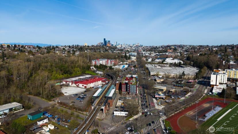 Property photo for 3207 Rainier Avenue S, Seattle photo 8