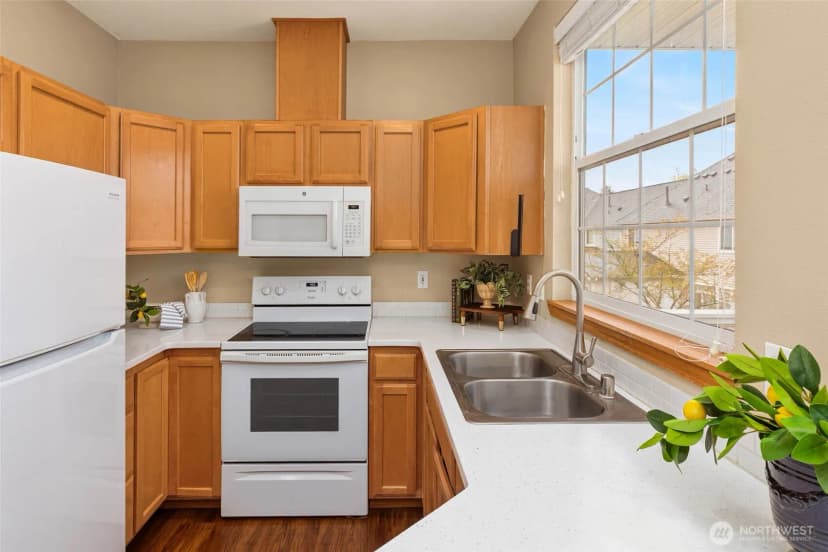 Property photo for 22736 Ne 4th Lane, Sammamish photo 8