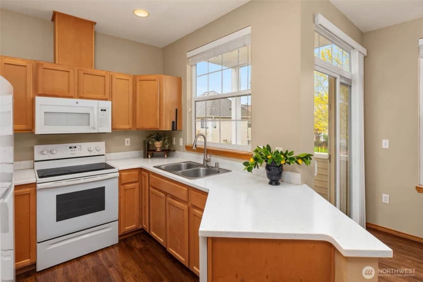 Property photo for 22736 Ne 4th Lane, Sammamish photo 9