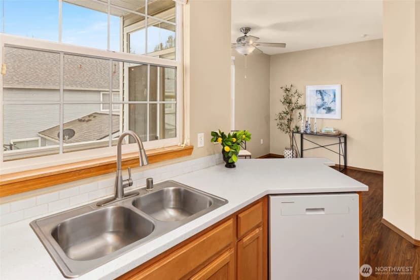Property photo for 22736 Ne 4th Lane, Sammamish photo 10