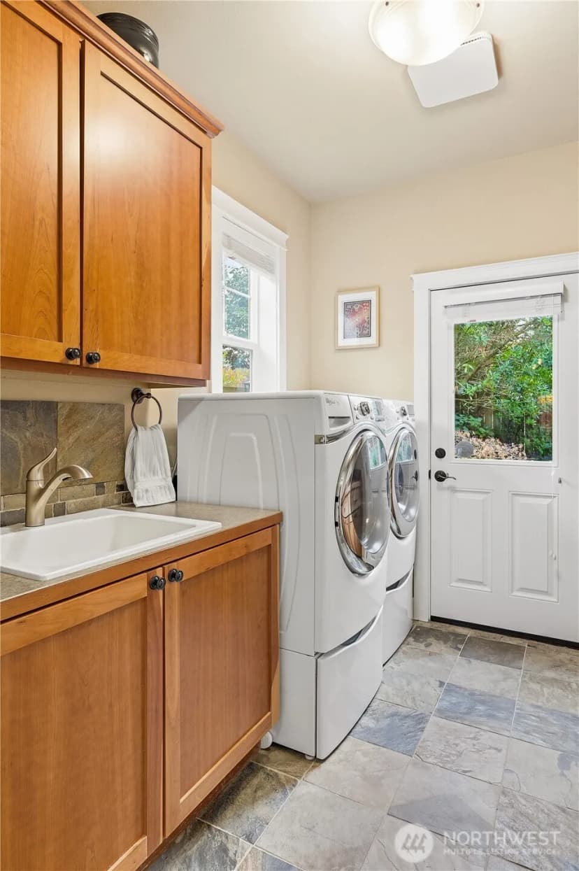 Property photo for 1607 Lyons Avenue Ne, Renton photo 18