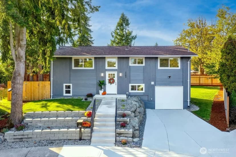 Property photo for 1103 Vashon Court Ne, Renton photo 2