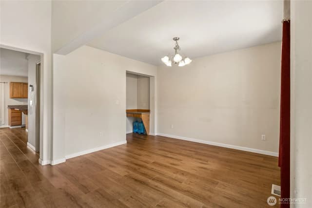 Property photo for 16425 39th Avenue E, Tacoma photo 4