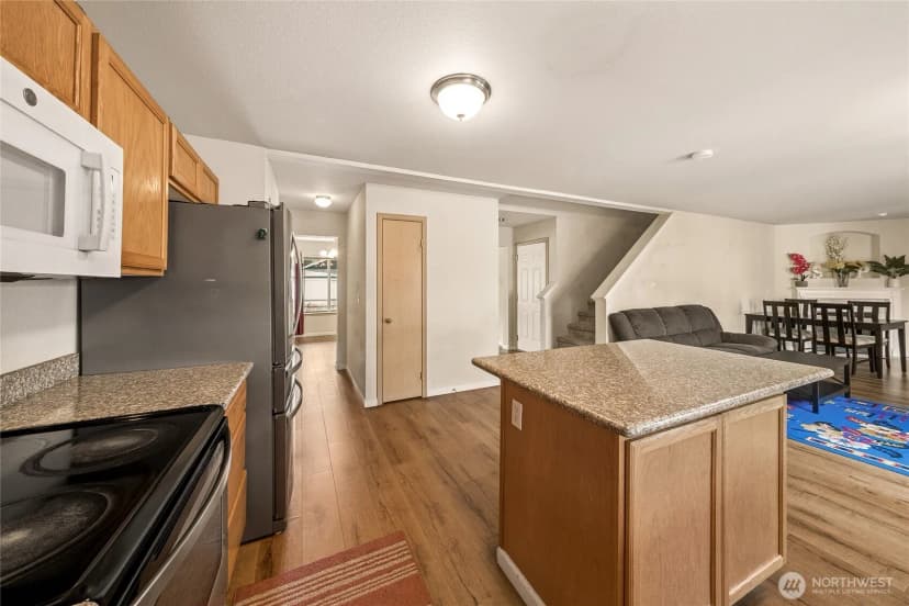 Property photo for 16425 39th Avenue E, Tacoma photo 8