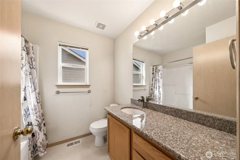 Property photo for 16425 39th Avenue E, Tacoma photo 18