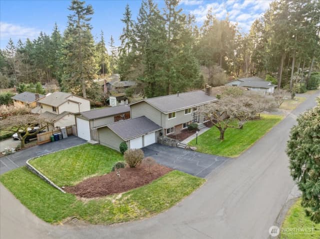 Property photo for 7455 Ne 120th Street, Kirkland photo 2