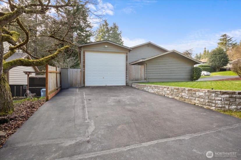 Property photo for 7455 Ne 120th Street, Kirkland photo 4