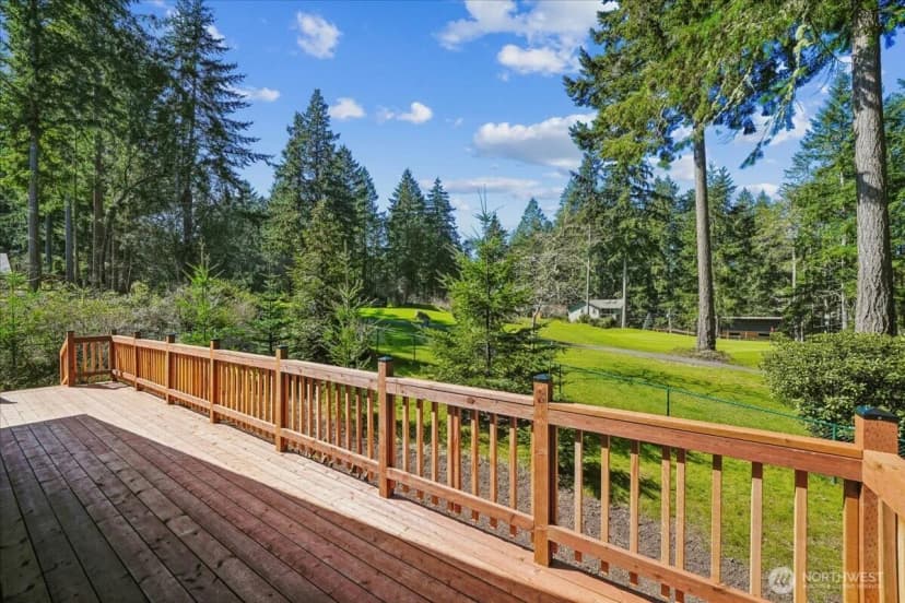 Property photo for 10706 Pioneer Drive, Anderson Island photo 2
