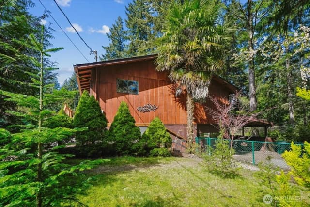 Property photo for 10706 Pioneer Drive, Anderson Island photo 4