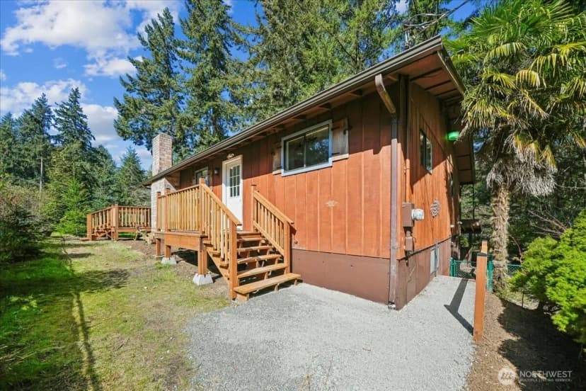 Property photo for 10706 Pioneer Drive, Anderson Island photo 8